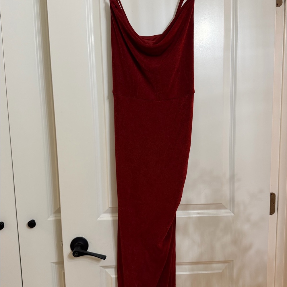 Chic Backless Red Dress